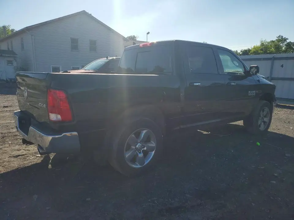2015 RAM 1500 SLT  