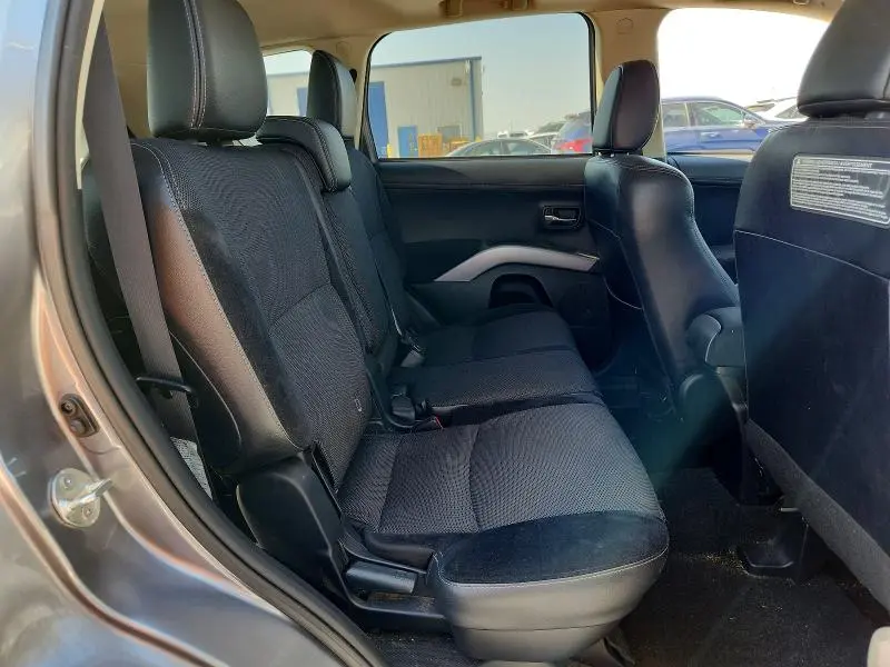 2013 MITSUBISHI OUTLANDER SE  