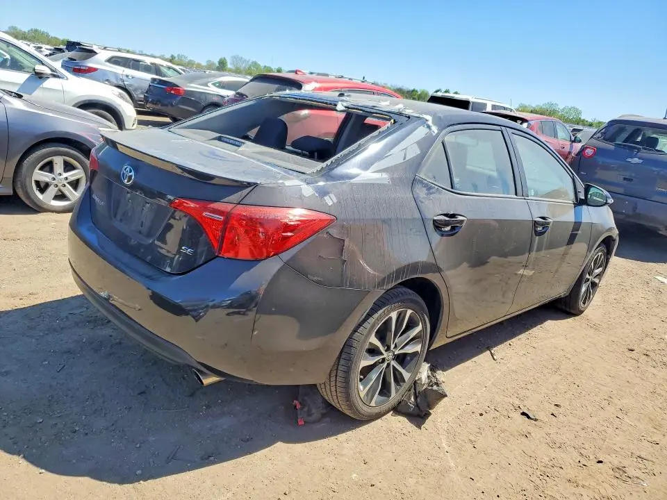 2017 TOYOTA COROLLA SE  
