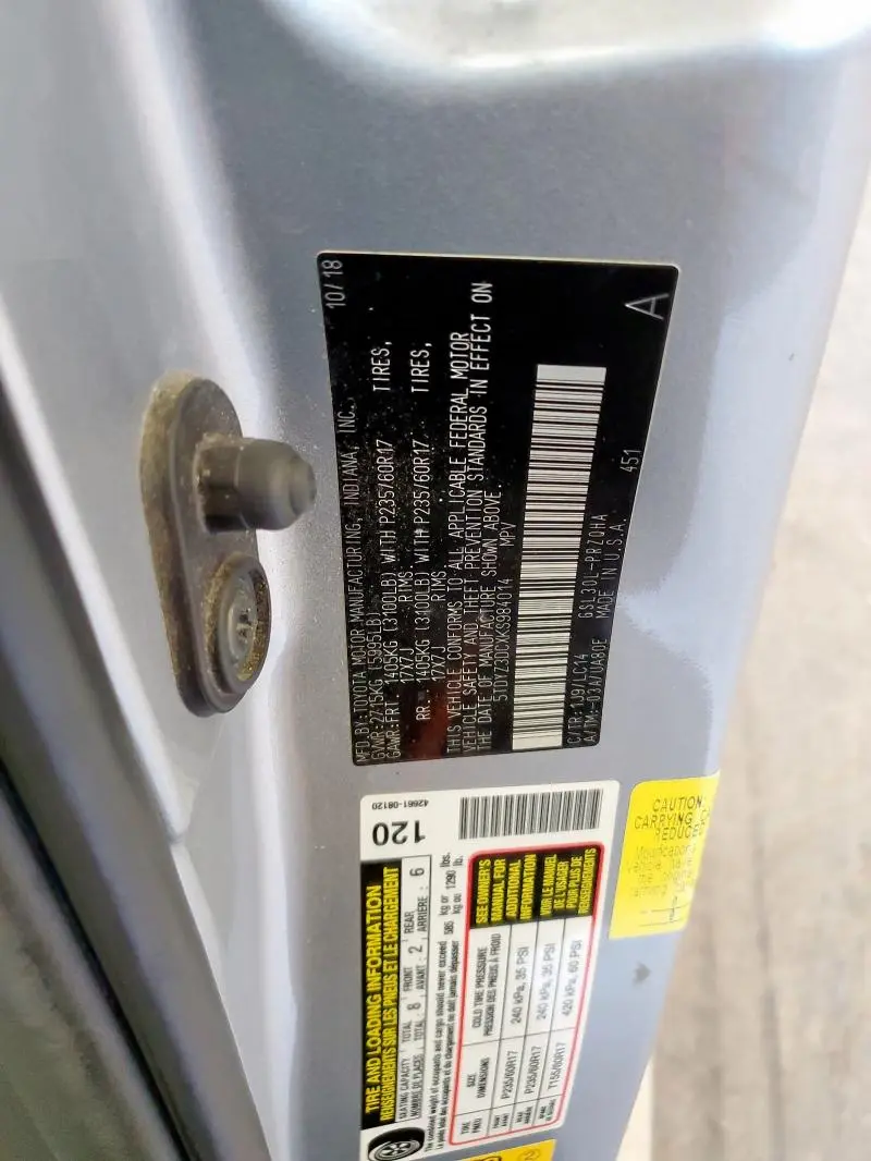 2019 TOYOTA SIENNA XLE  