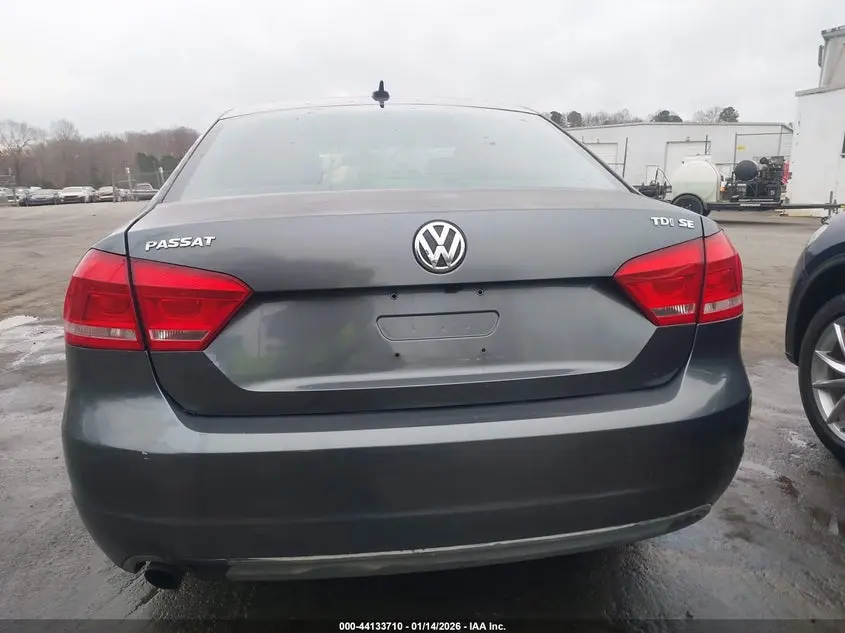 2014 VOLKSWAGEN PASSAT 2.0L TDI SE