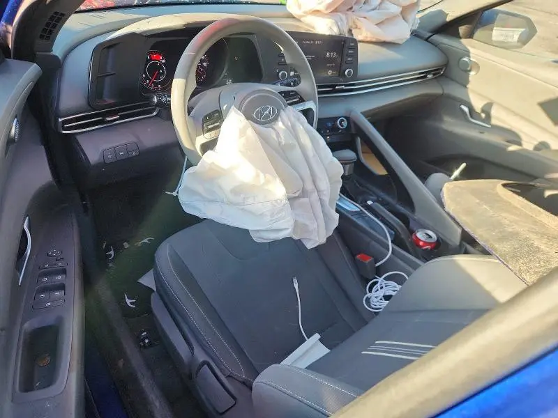 2022 HYUNDAI ELANTRA SEL  