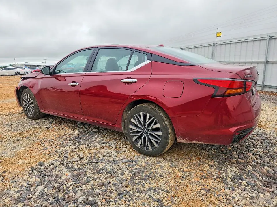 2025 NISSAN ALTIMA SV  