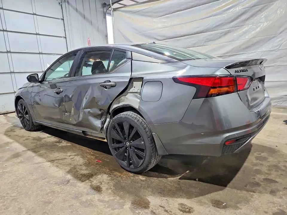 2022 NISSAN ALTIMA SR  