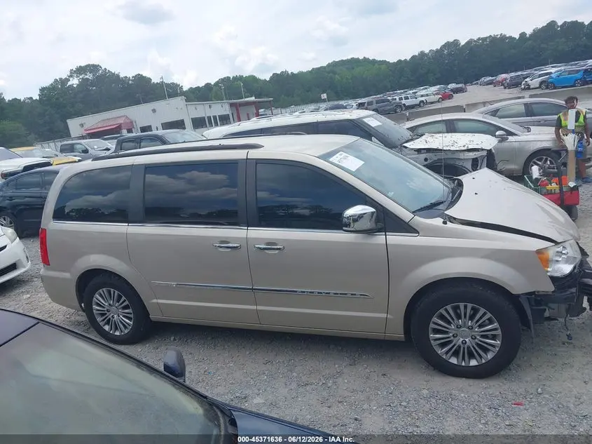 2013 CHRYSLER TOWN & COUNTRY TOURING-L