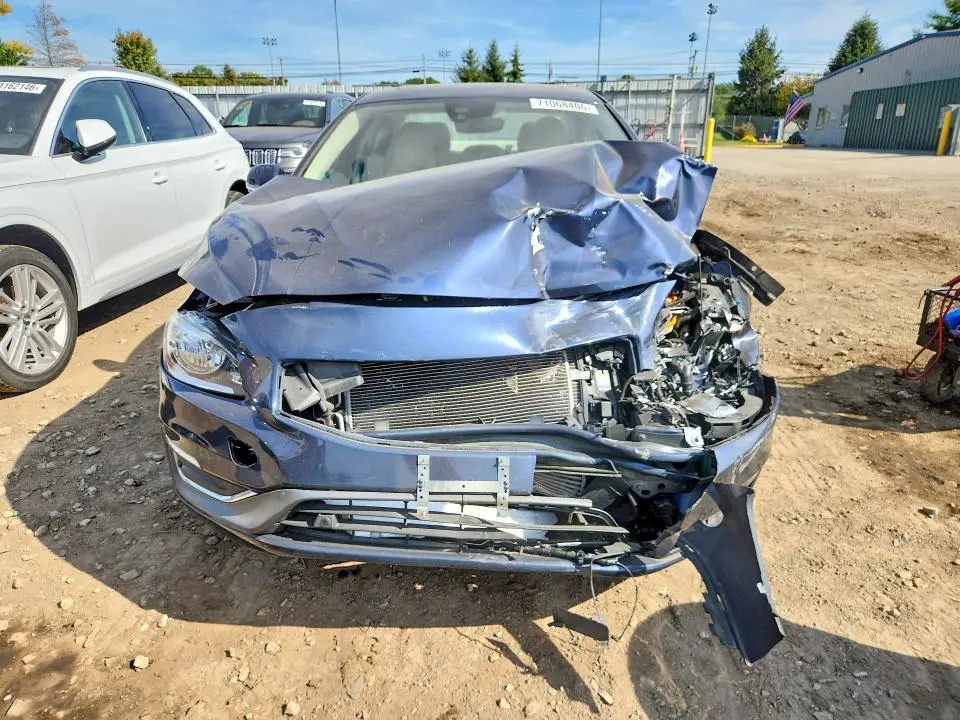 2015 VOLVO S60 PREMIER  