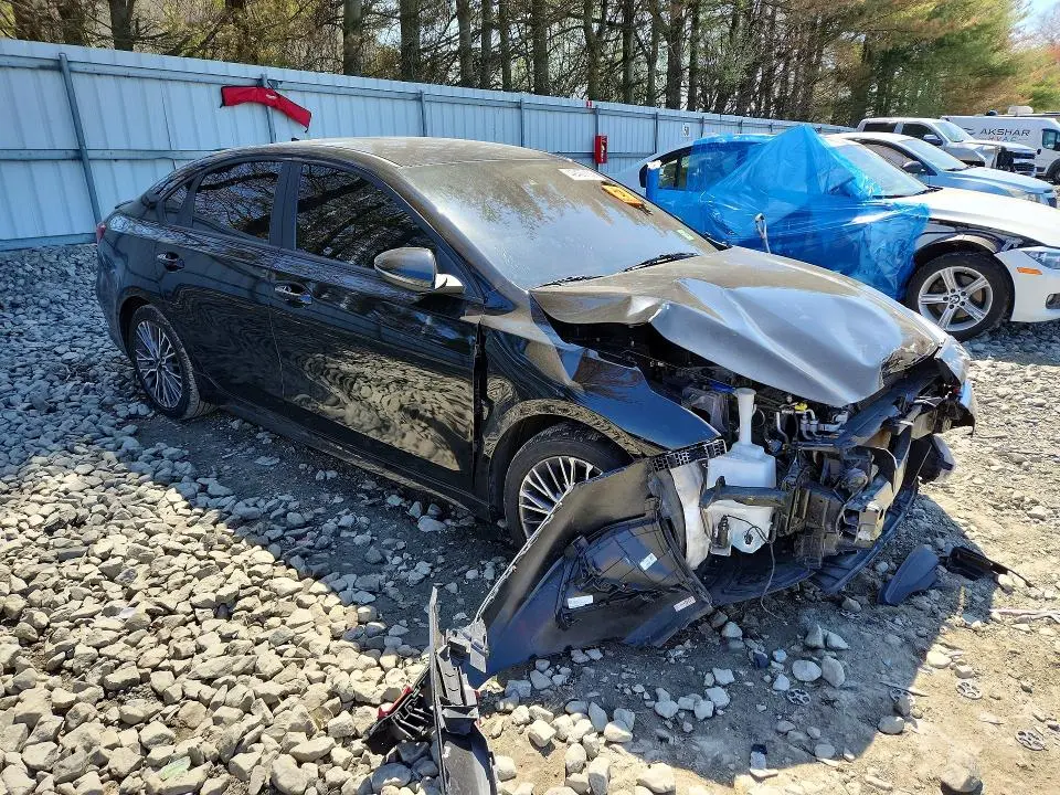 2022 KIA FORTE GT LINE  