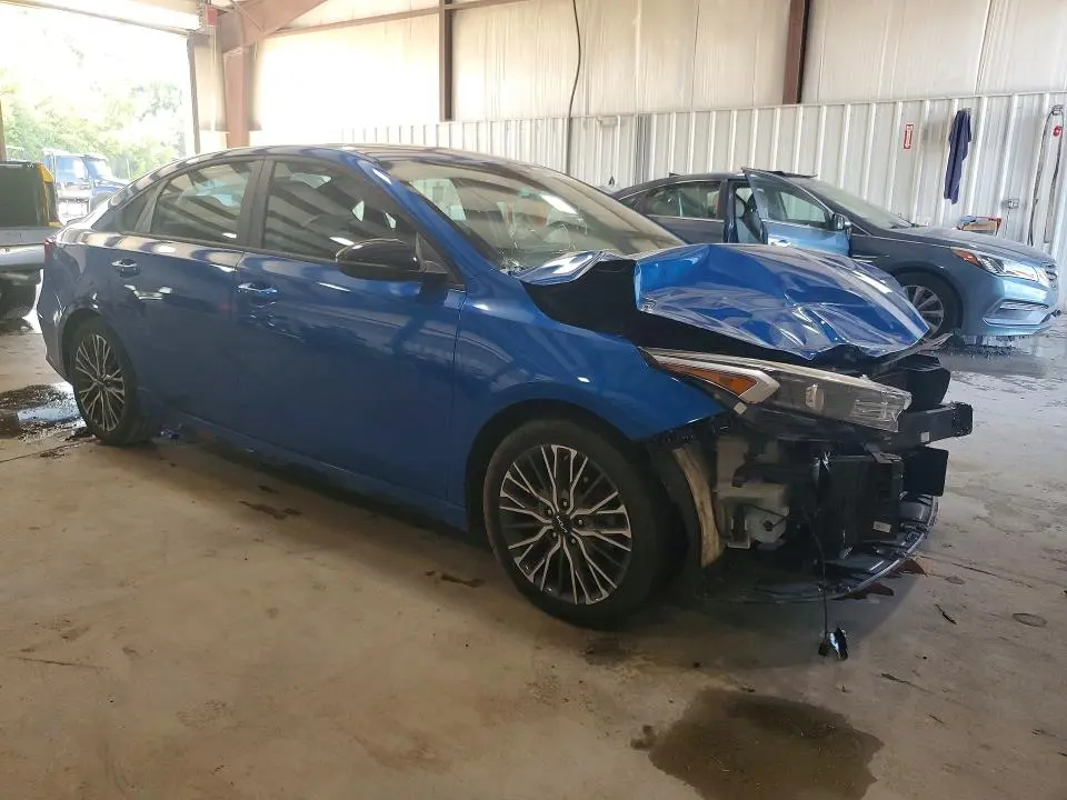 2023 KIA FORTE GT LINE  