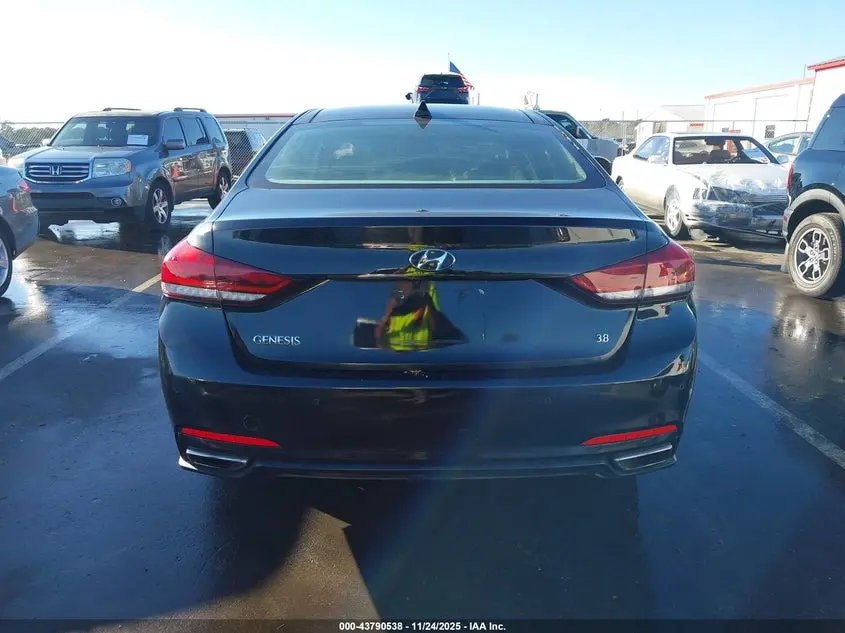 2015 HYUNDAI GENESIS 3.8