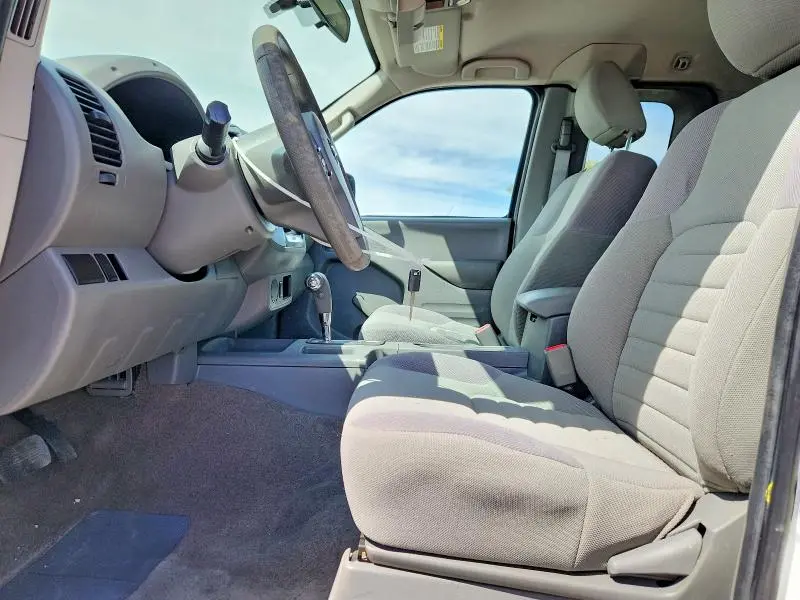 2017 NISSAN FRONTIER S  