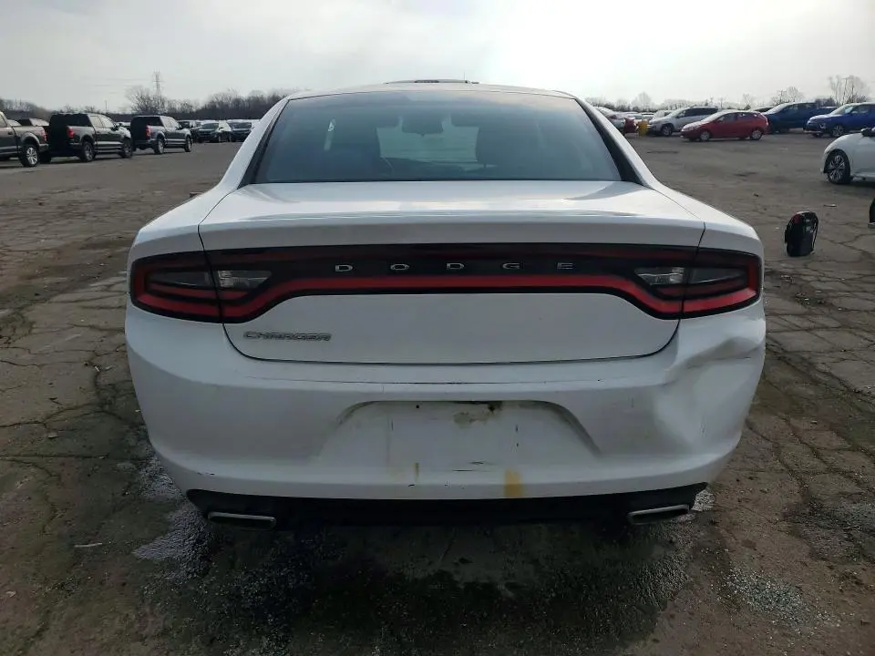 2016 DODGE CHARGER SE  