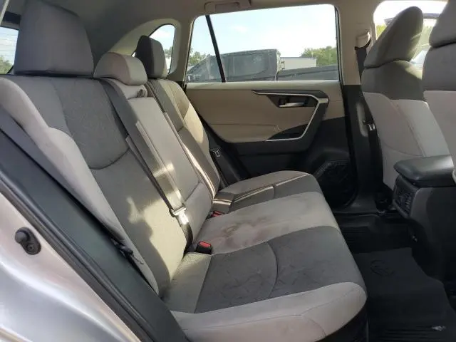 2022 TOYOTA RAV4 XLE  