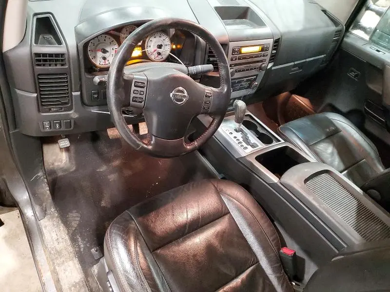 2011 NISSAN TITAN SV  