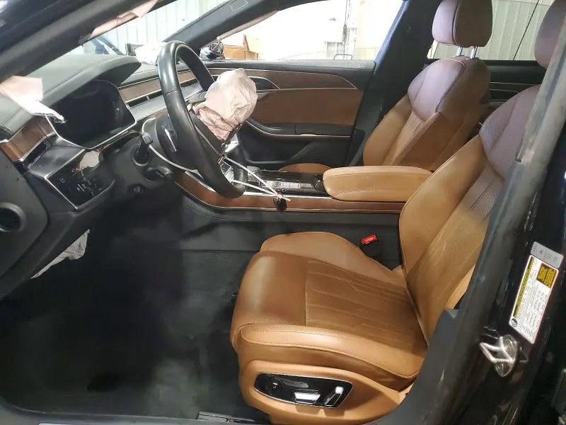 2021 AUDI A8 L E  