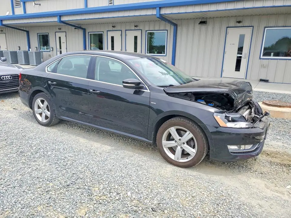 2015 VOLKSWAGEN PASSAT S  