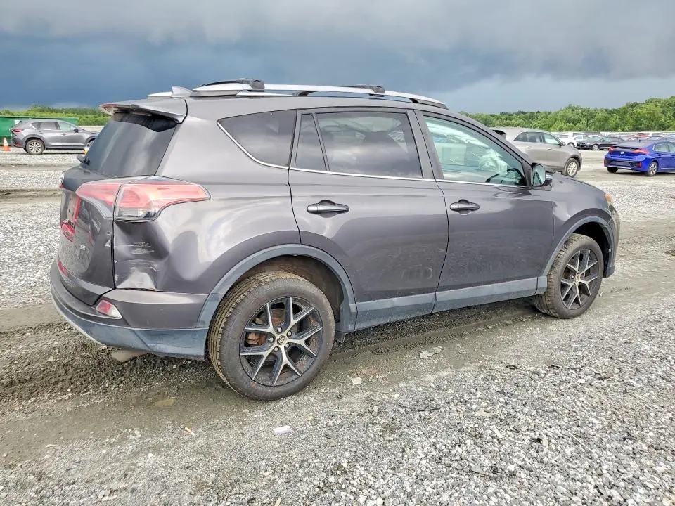 2017 TOYOTA RAV4 SE  