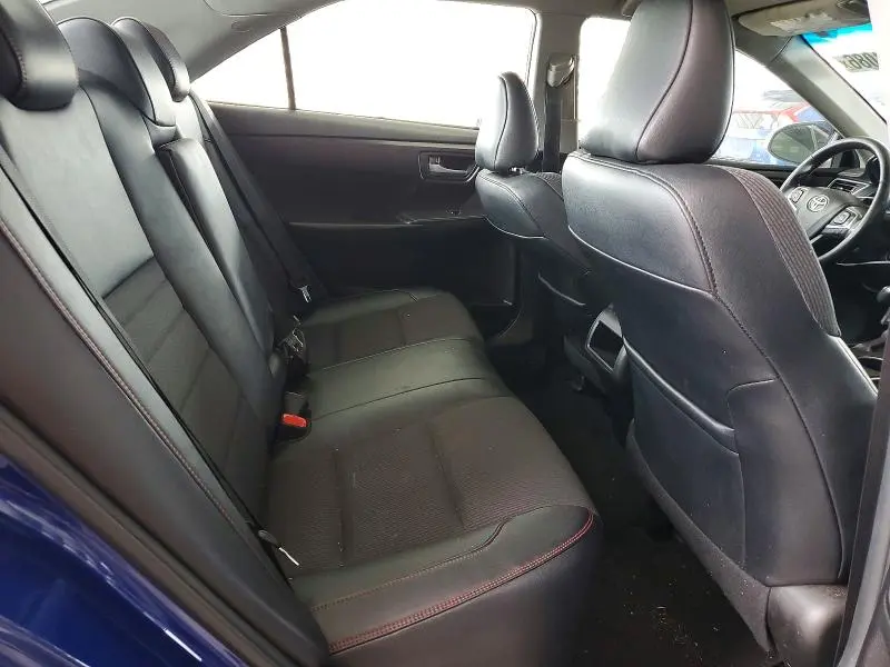 2016 TOYOTA CAMRY SE  