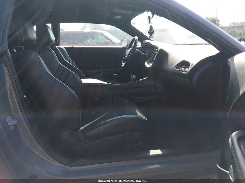 2019 DODGE CHALLENGER SXT