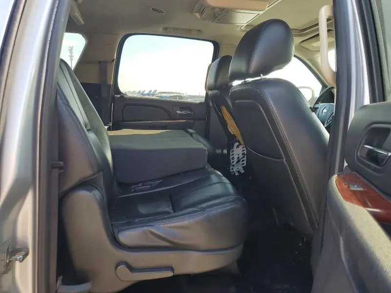 2013 CHEVROLET SUBURBAN K1500 LT  