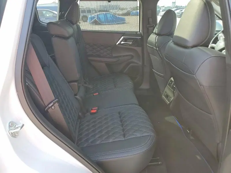 2025 MITSUBISHI OUTLANDER SEL  