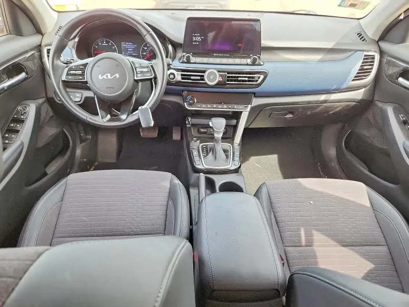 2023 KIA SELTOS S  