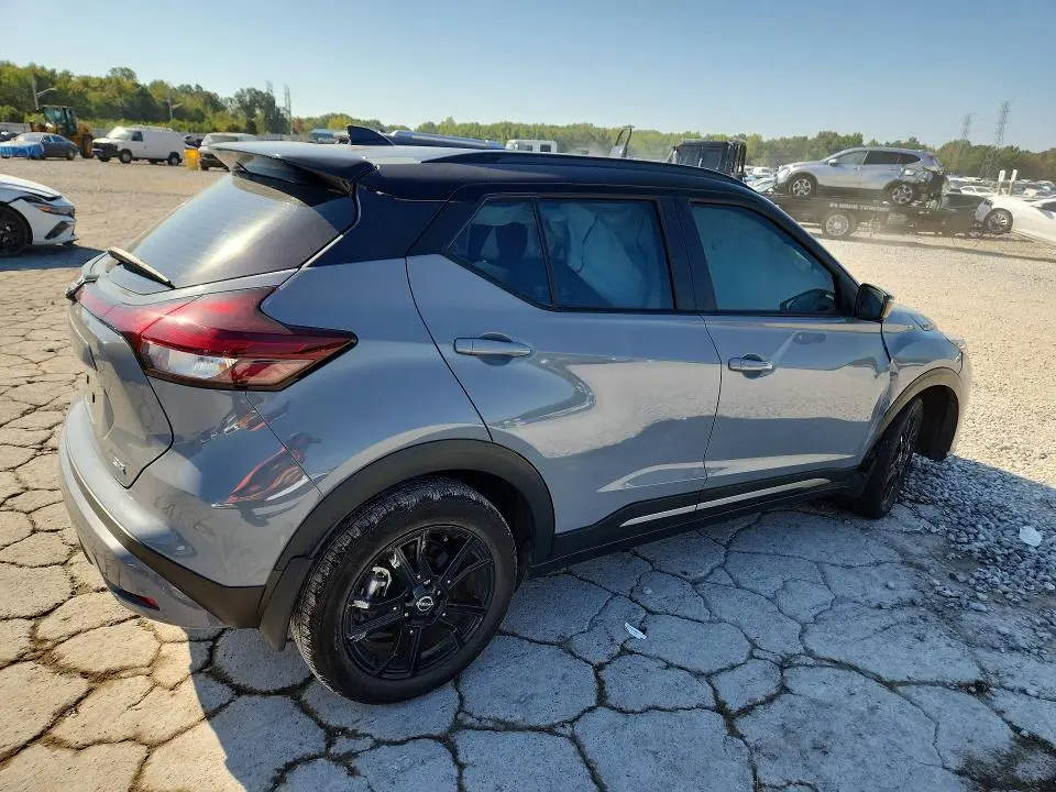 2022 NISSAN KICKS SR  