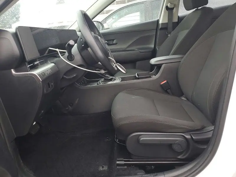 2025 HYUNDAI KONA SE  