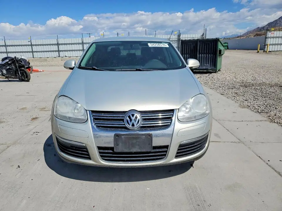 2010 VOLKSWAGEN JETTA S  