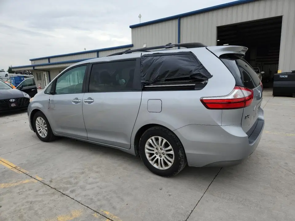 2015 TOYOTA SIENNA XLE 8-PASSENGER  