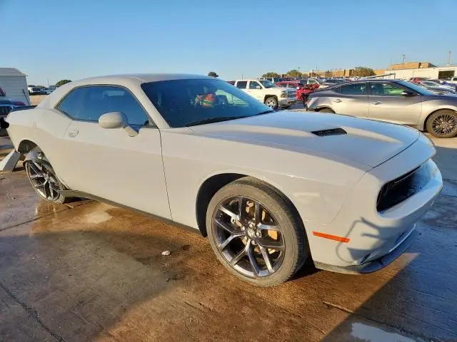 2022 DODGE CHALLENGER SXT  
