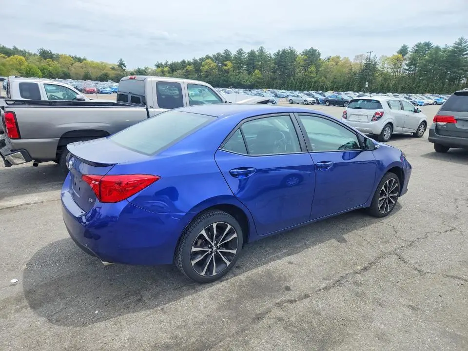 2017 TOYOTA COROLLA SE  