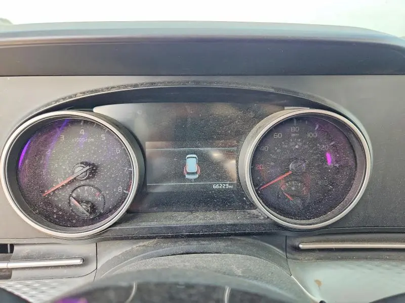 2023 KIA CARNIVAL LX  
