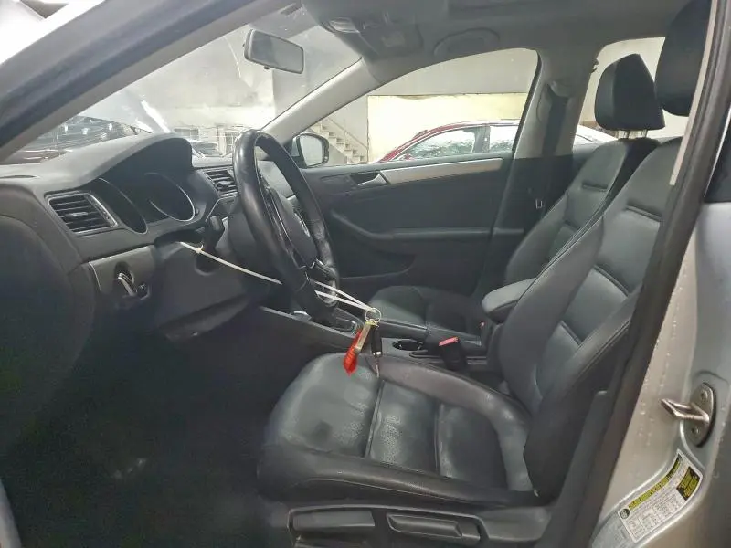 2015 VOLKSWAGEN JETTA SE  