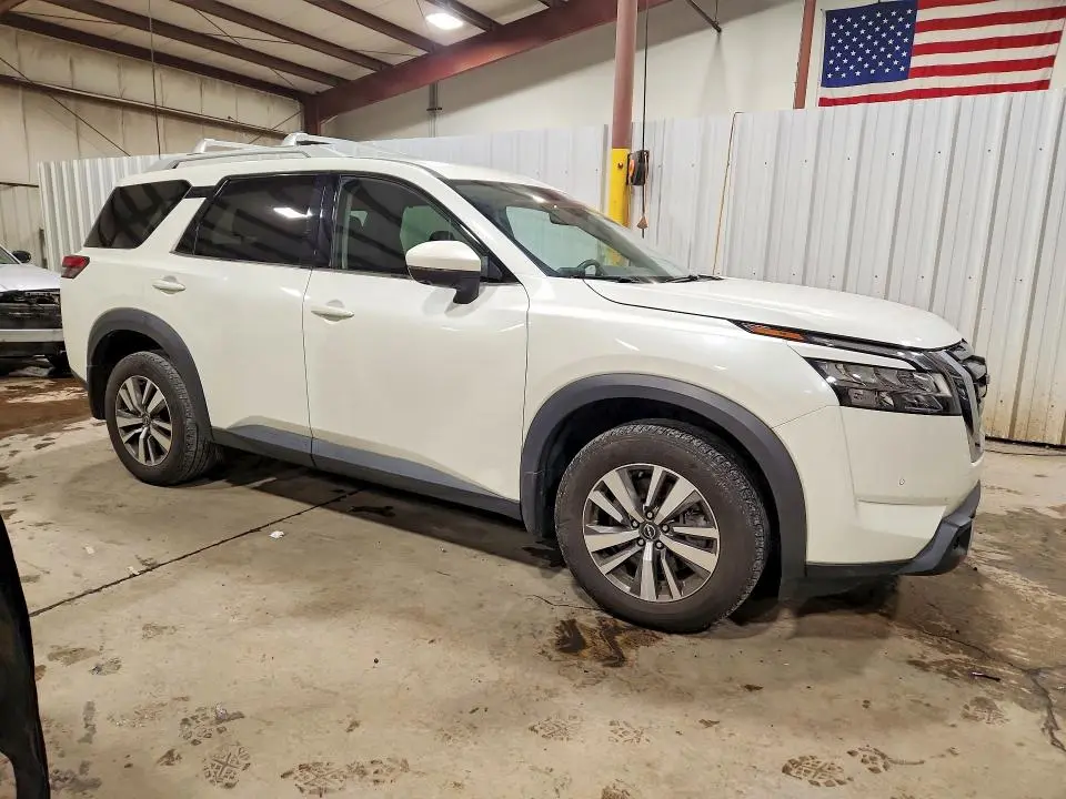 2024 NISSAN PATHFINDER SL  