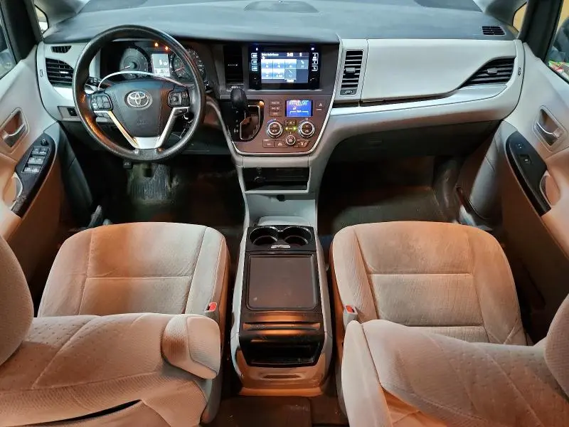 2015 TOYOTA SIENNA LE 8-PASSENGER  