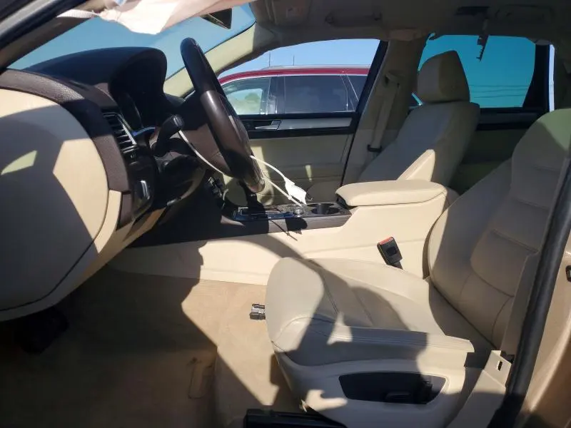2016 VOLKSWAGEN TOUAREG SPORT  