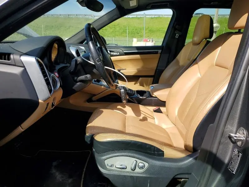 2014 PORSCHE CAYENNE BASE  