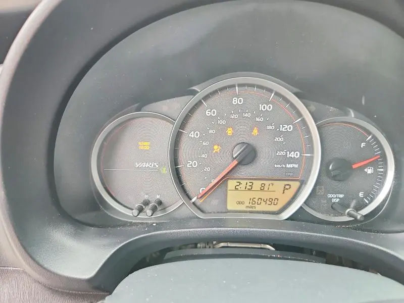 2013 TOYOTA YARIS 5-DOOR LE  