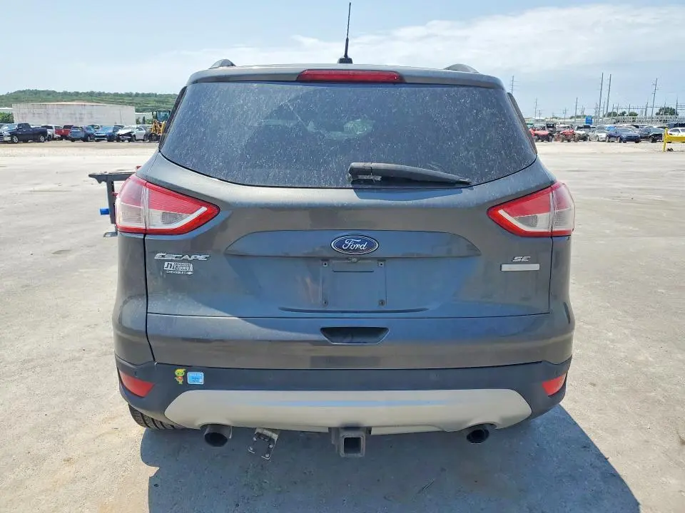 2016 FORD ESCAPE SE  