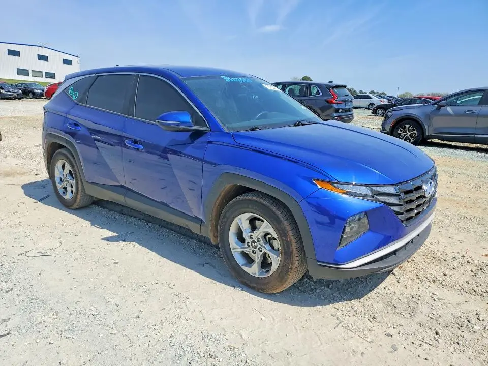 2022 HYUNDAI TUCSON SE  