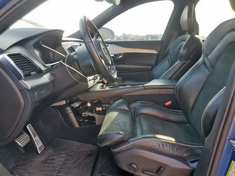 2016 VOLVO XC90 T6  