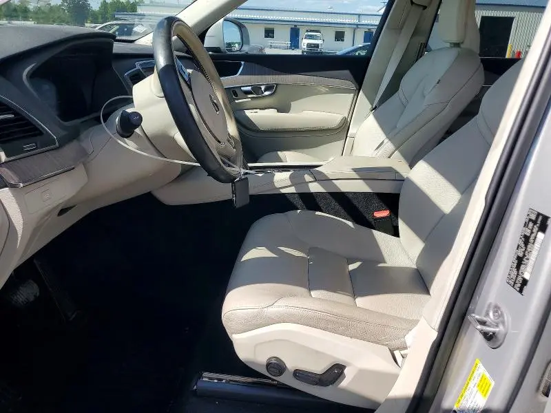 2023 VOLVO XC90 CORE  