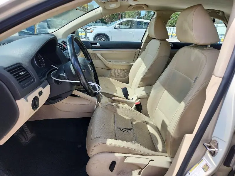 2010 VOLKSWAGEN JETTA LIMITED  