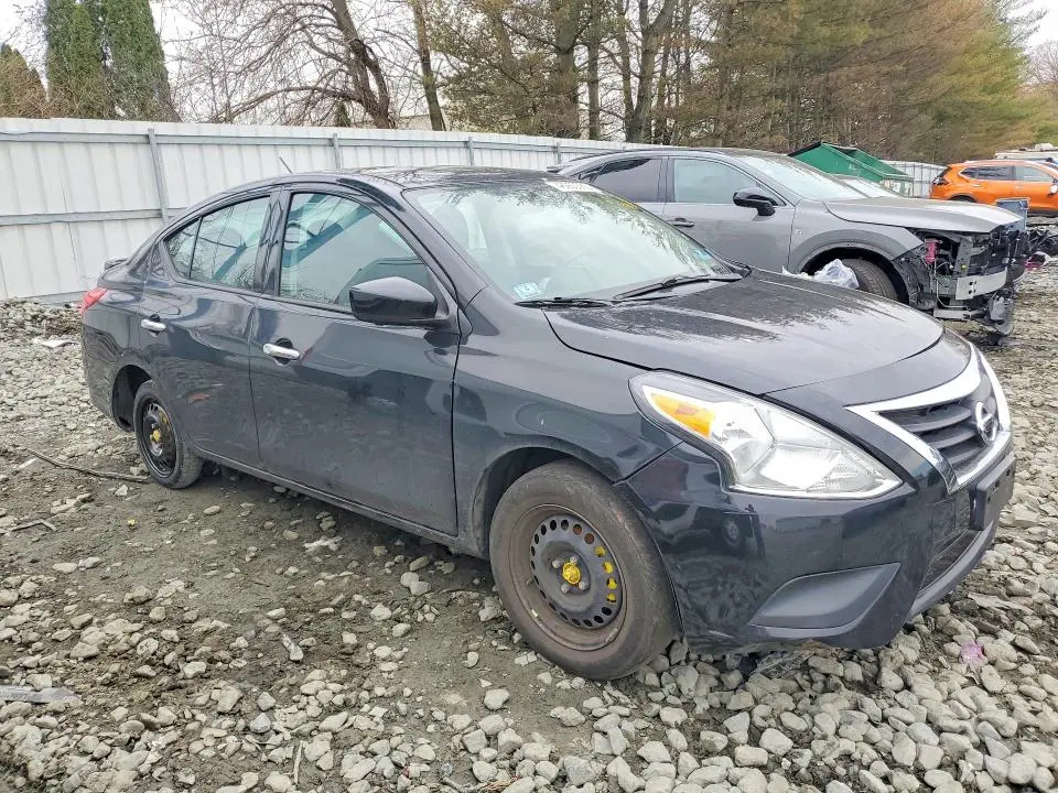 2018 NISSAN VERSA SV  
