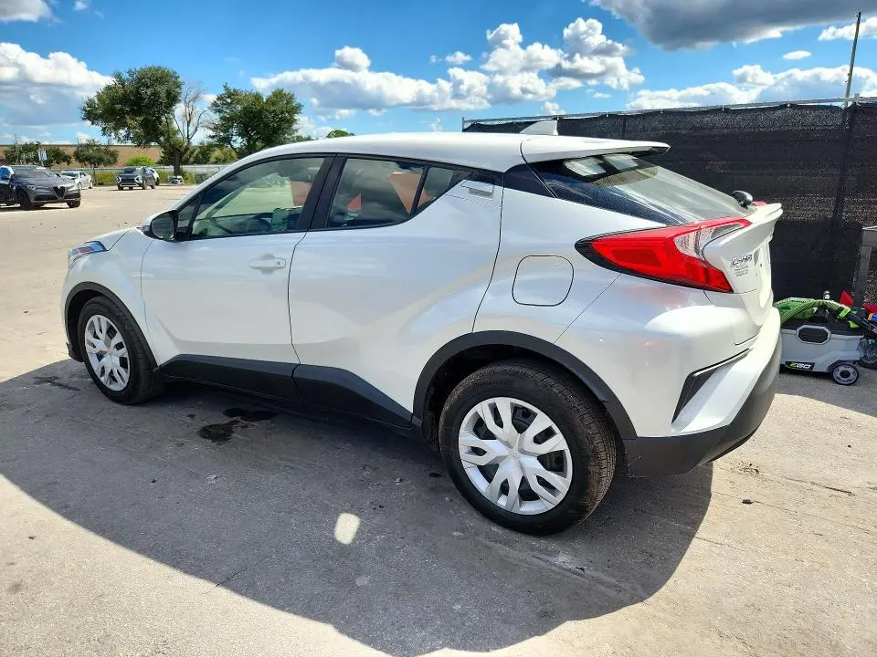 2019 TOYOTA C-HR LE  