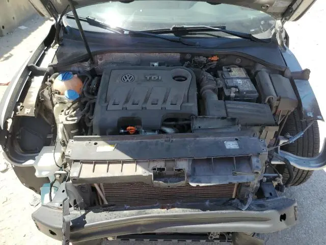 2013 VOLKSWAGEN PASSAT SE  