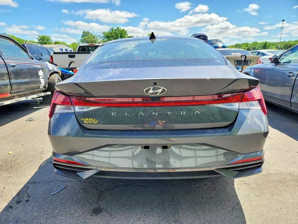 2022 HYUNDAI ELANTRA SEL  
