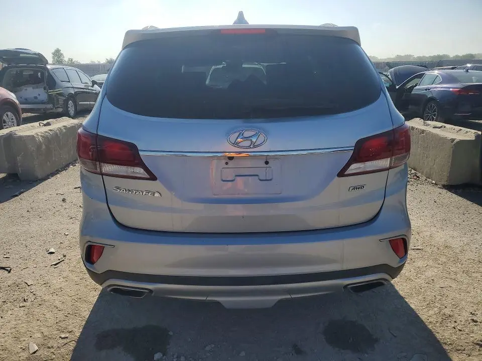 2017 HYUNDAI SANTA FE SE  