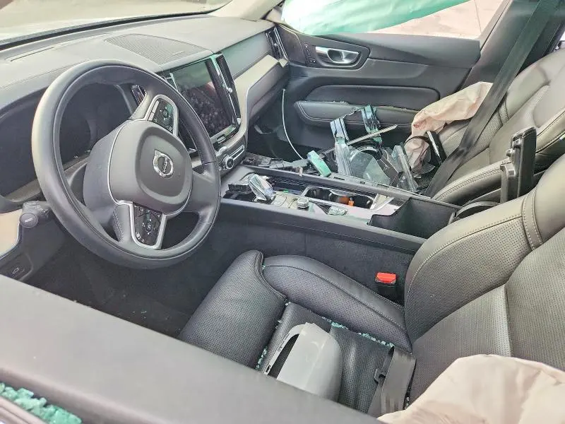 2022 VOLVO XC60 B5 INSCRIPTION  