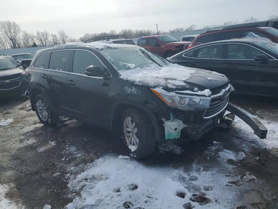 2016 TOYOTA HIGHLANDER LE  